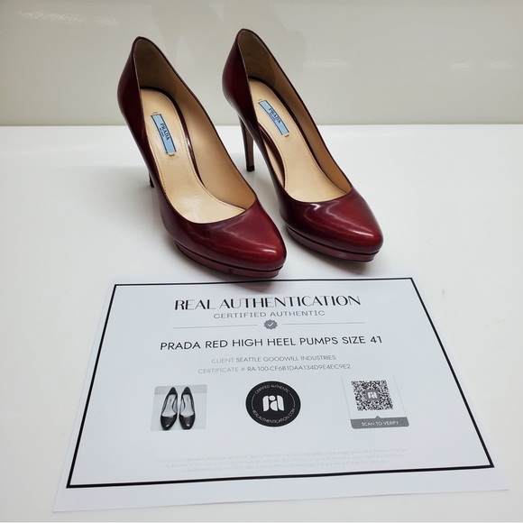 PRADA - Red Rounded High Heels Authentic - Picture 8 of 8